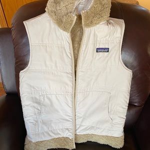 Hooded reversible Patagonia vest